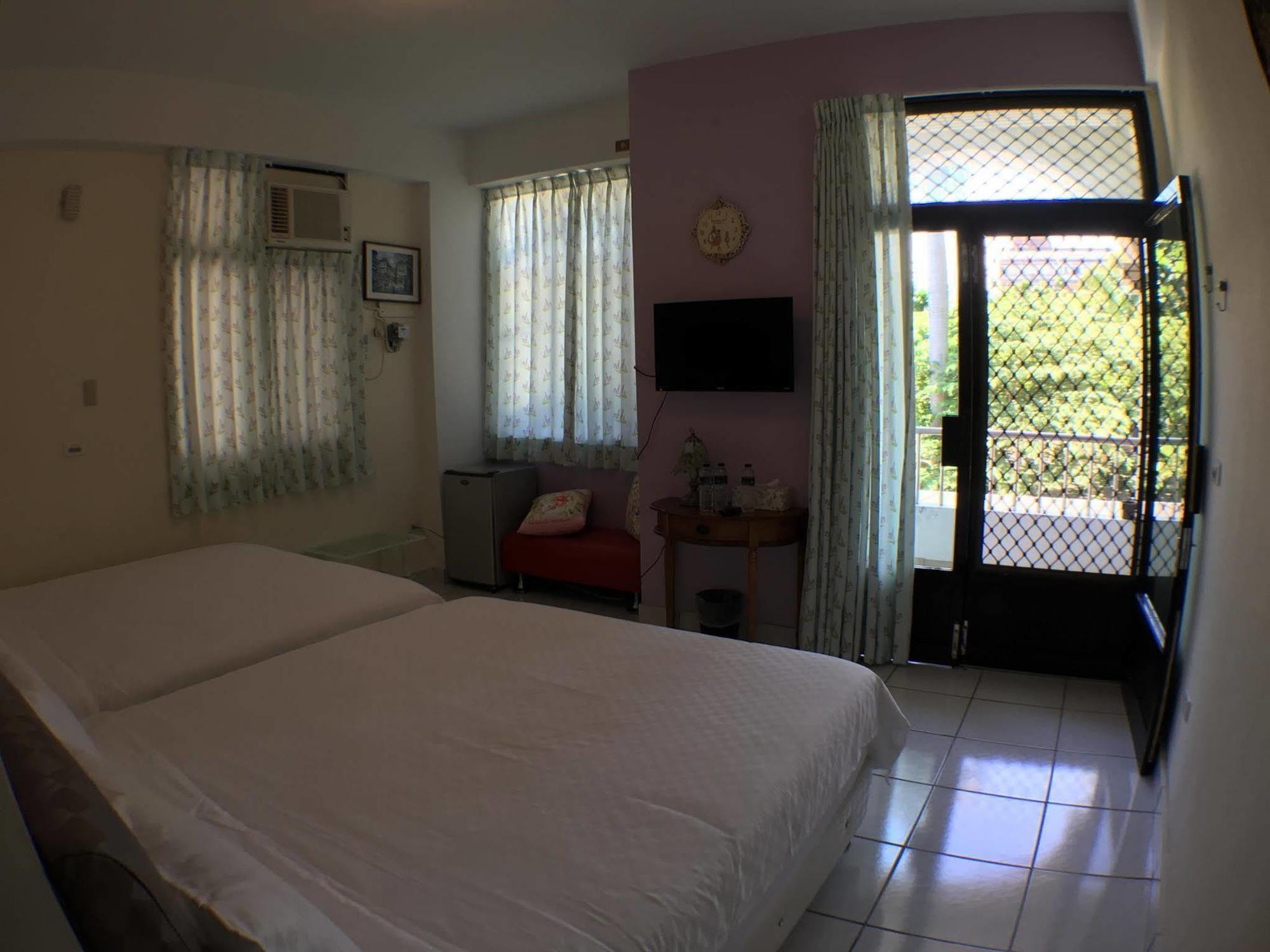 Zizai Garden Bed And Breakfast Хуалиен Сити Екстериор снимка